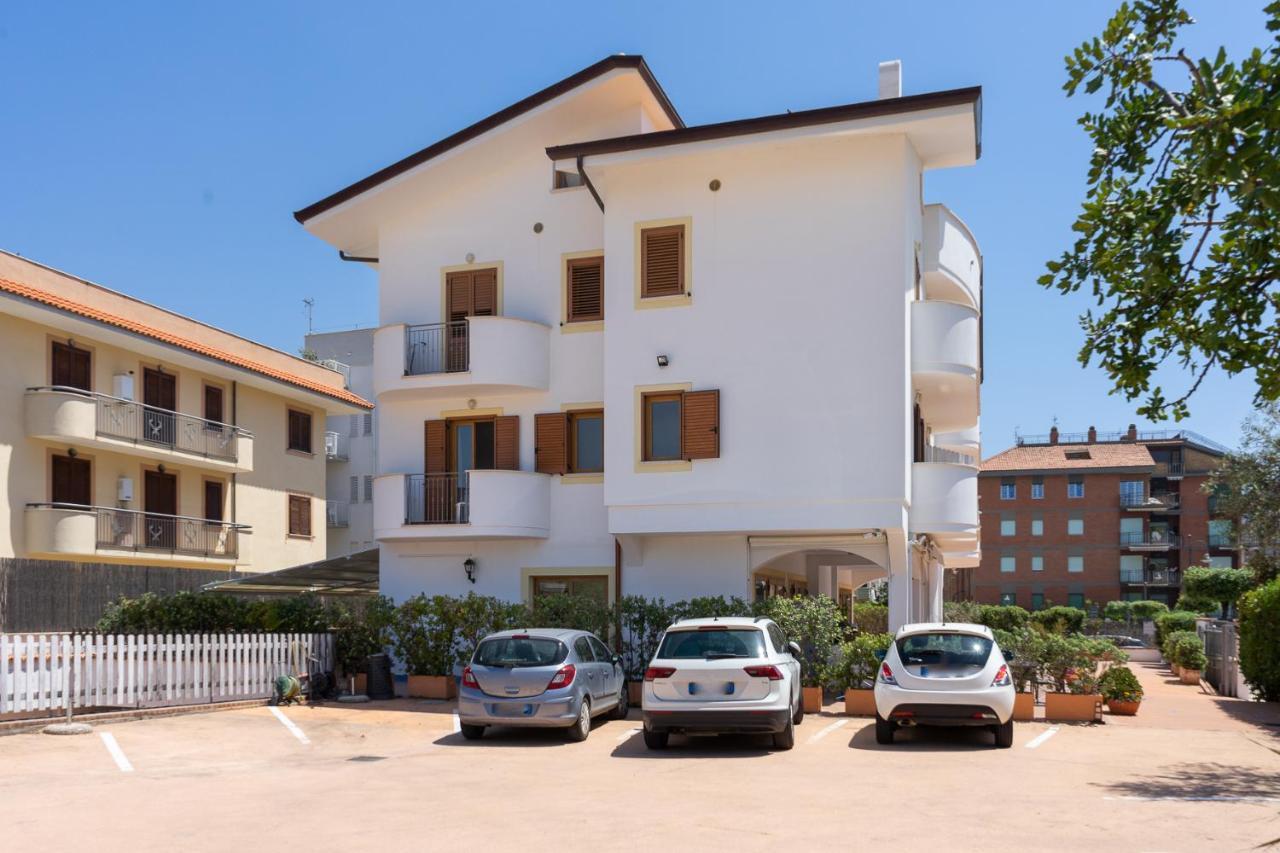 B&B Sperlonga Bagian luar foto