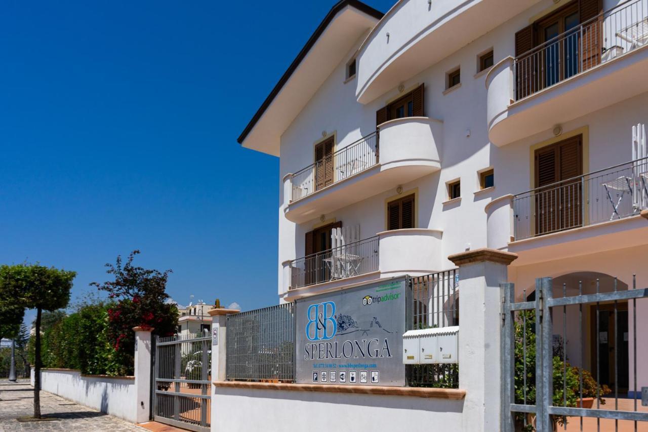 B&B Sperlonga Bagian luar foto