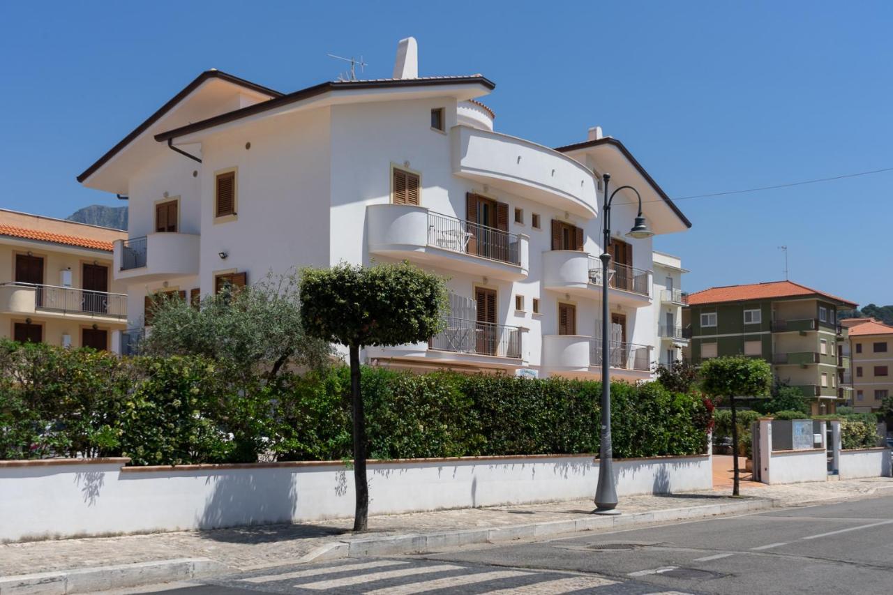 B&B Sperlonga Bagian luar foto