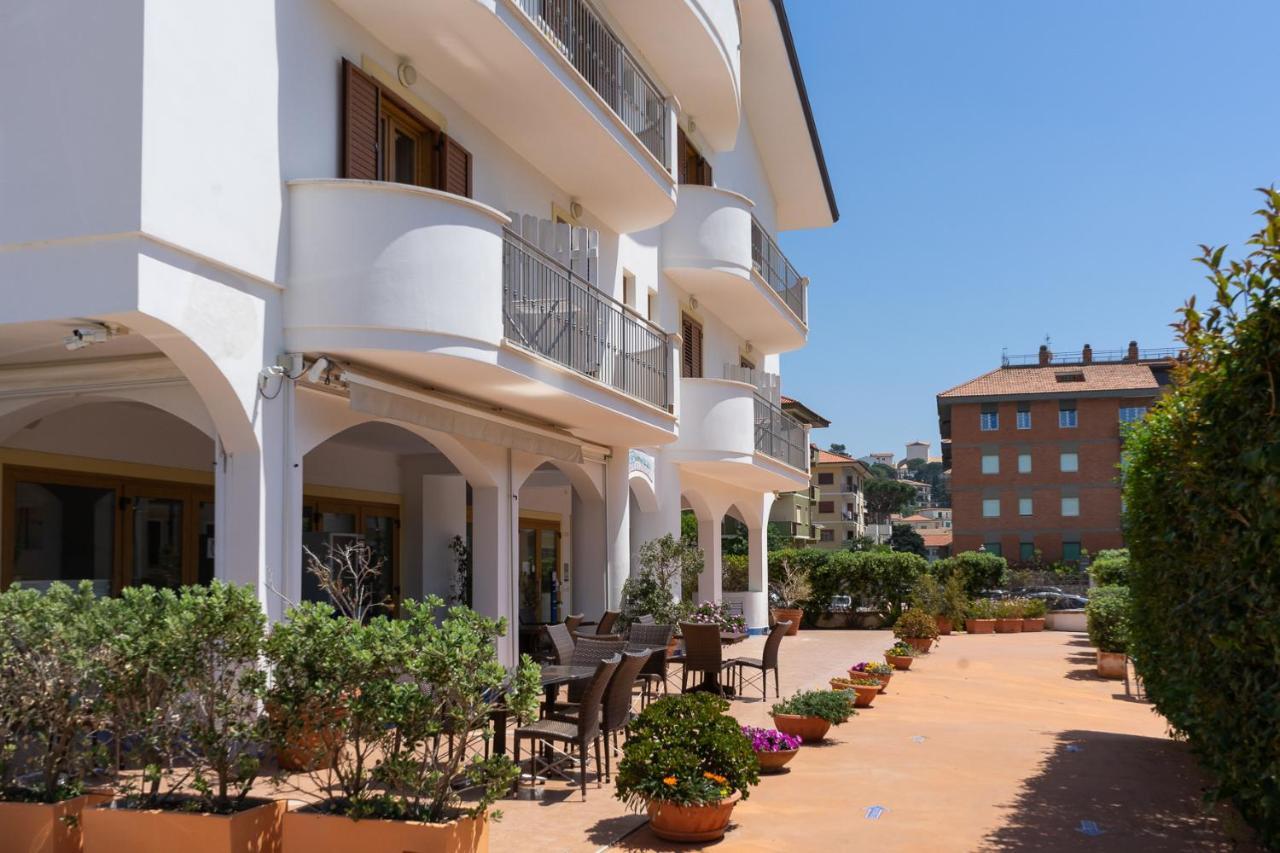 B&B Sperlonga Bagian luar foto