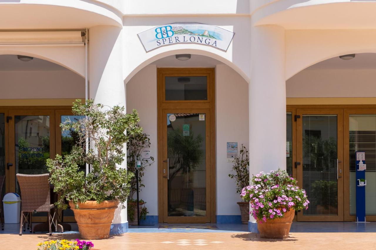 B&B Sperlonga Bagian luar foto